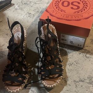 SO Women's Black Strappy Espadrilles